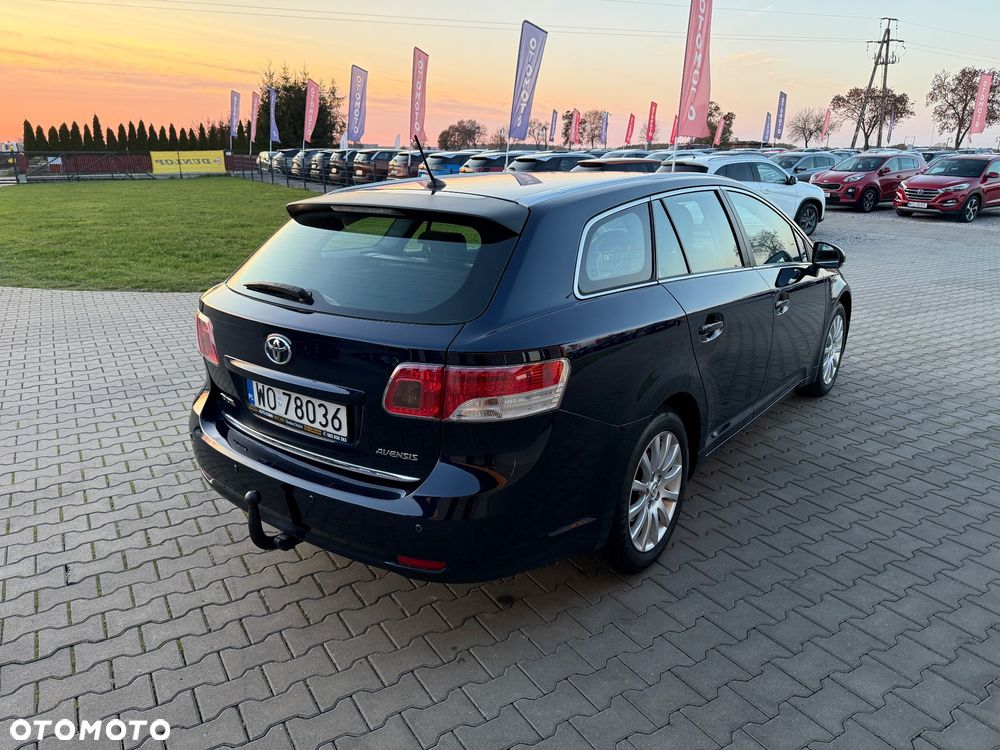Toyota Avensis - 10