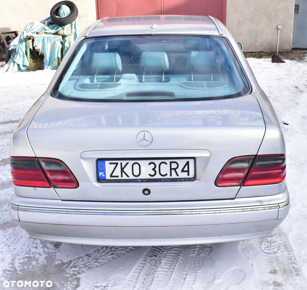 Mercedes-Benz Klasa E - 4