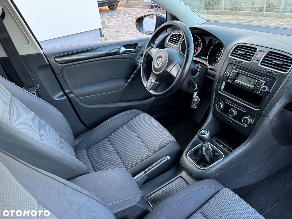 Volkswagen Golf - 8