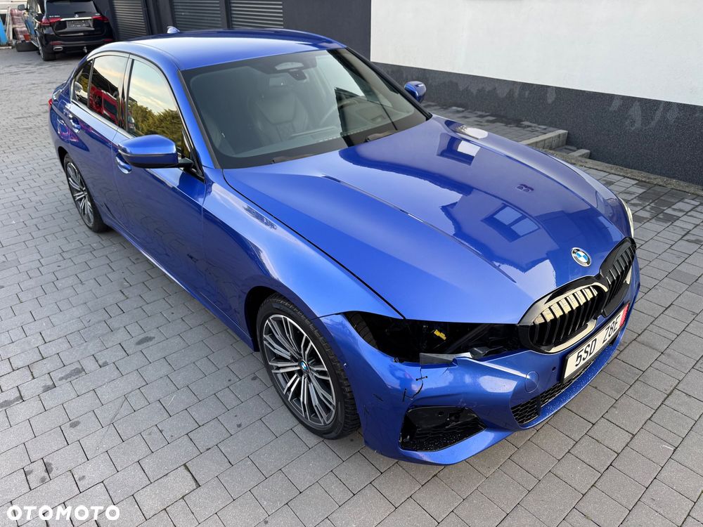 BMW Seria 3 330e M Sport - 5