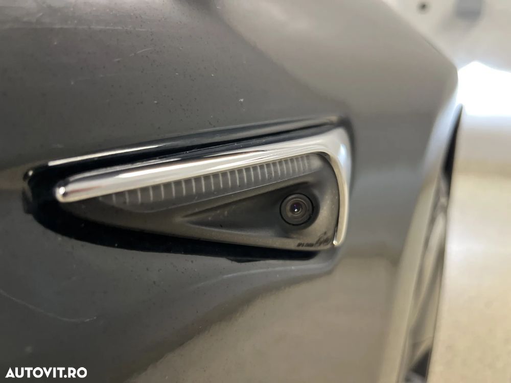 Tesla Model 3 - 32
