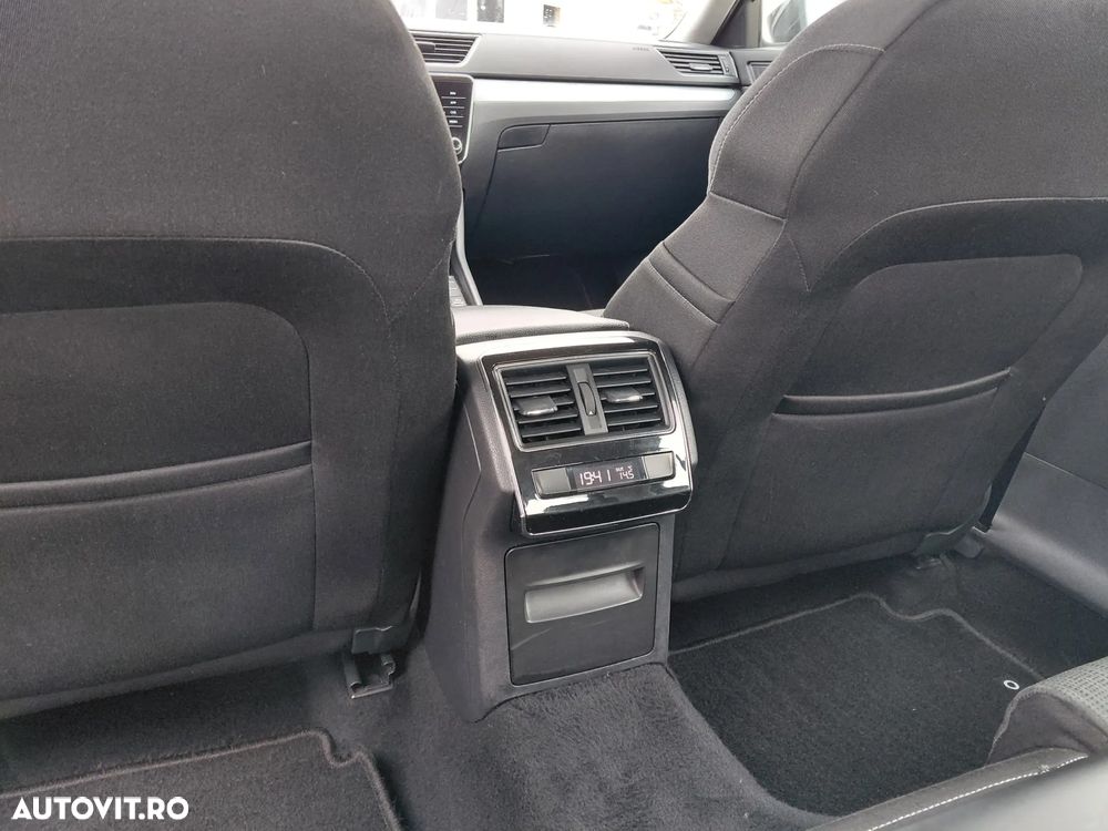 Skoda Superb 2.0 TDI DSG Ambition - 5