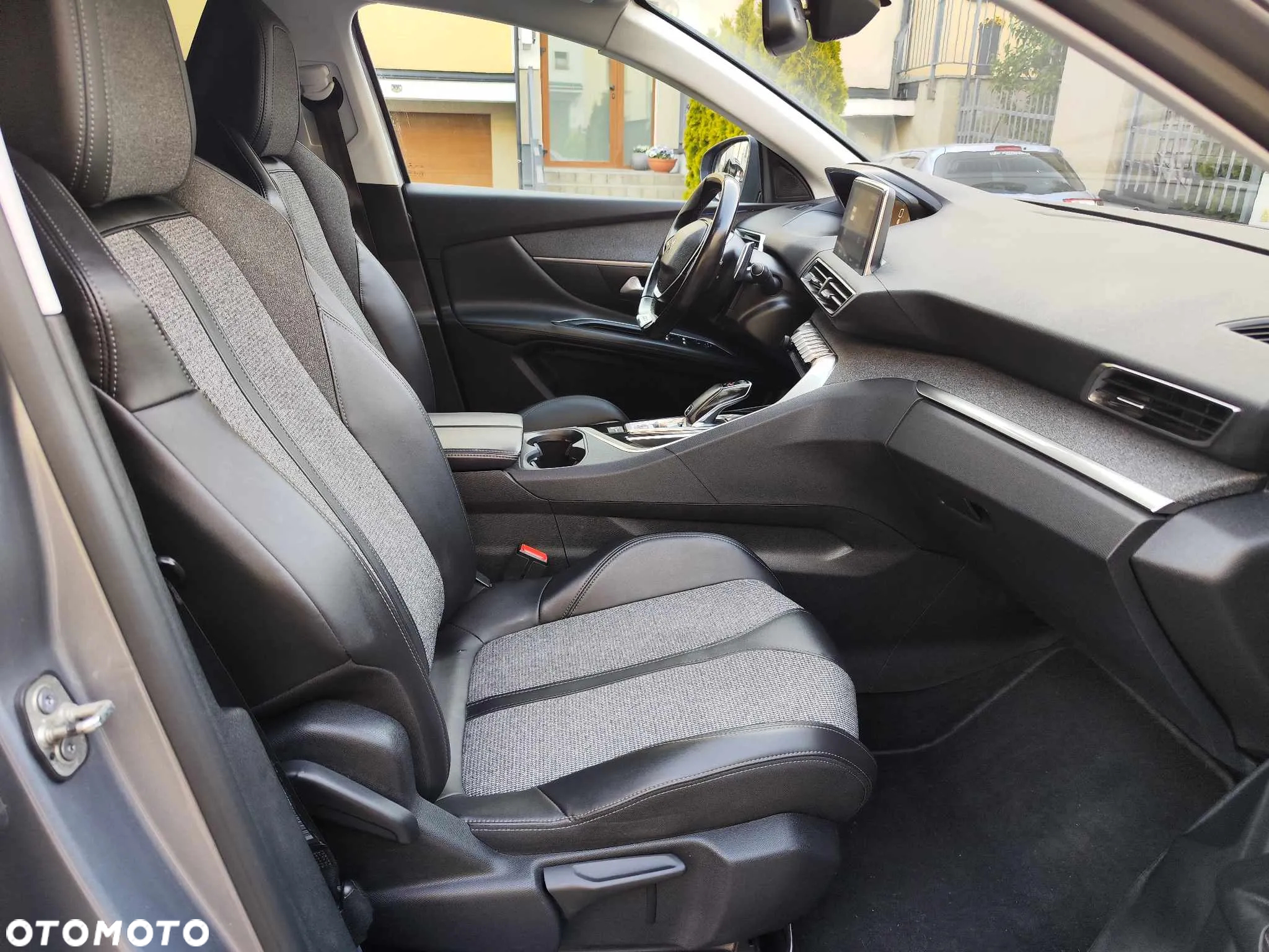 Peugeot 3008 1.5 BlueHDi GT S&S EAT8 - 28