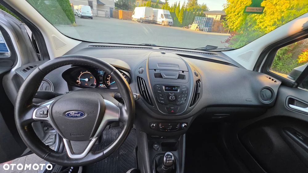 Ford Courier - 2