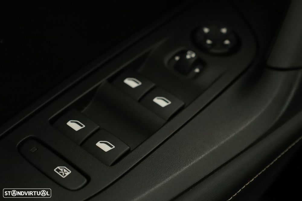 Peugeot 2008 1.2 PureTech Allure EAT8 - 20