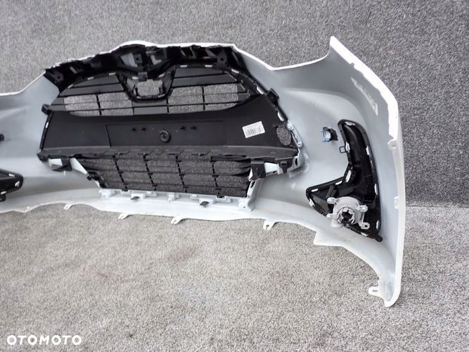 TOYOTA YARIS IV zderzak przedni przód pod pdc - 9