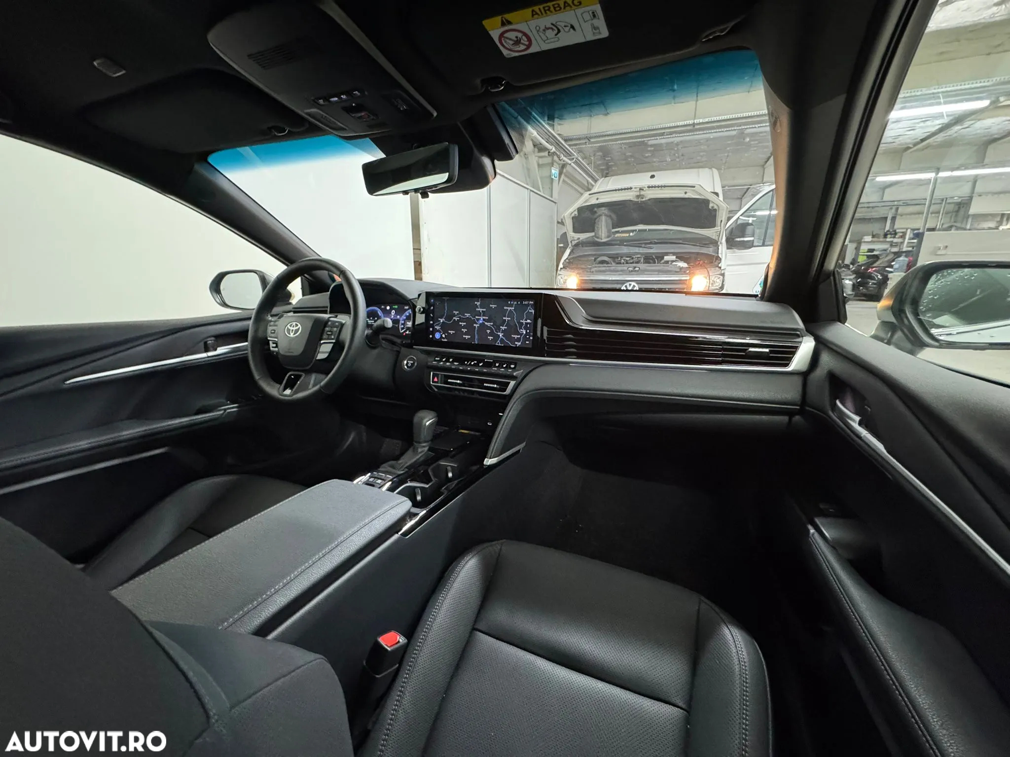 Toyota Camry 2.5 HEV Luxury - 18