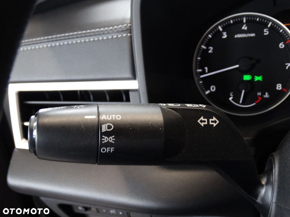Mitsubishi Outlander - 12