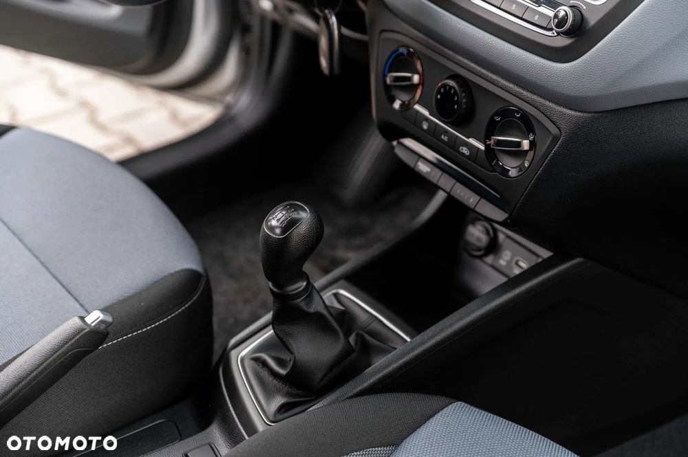 Hyundai i20 1.2 Select - 24
