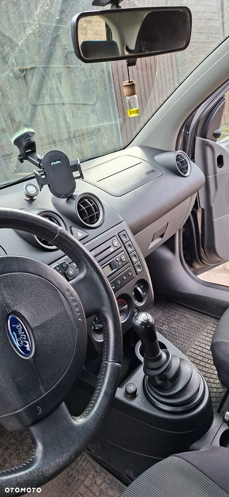 Ford Fiesta 1.4 Ghia - 9