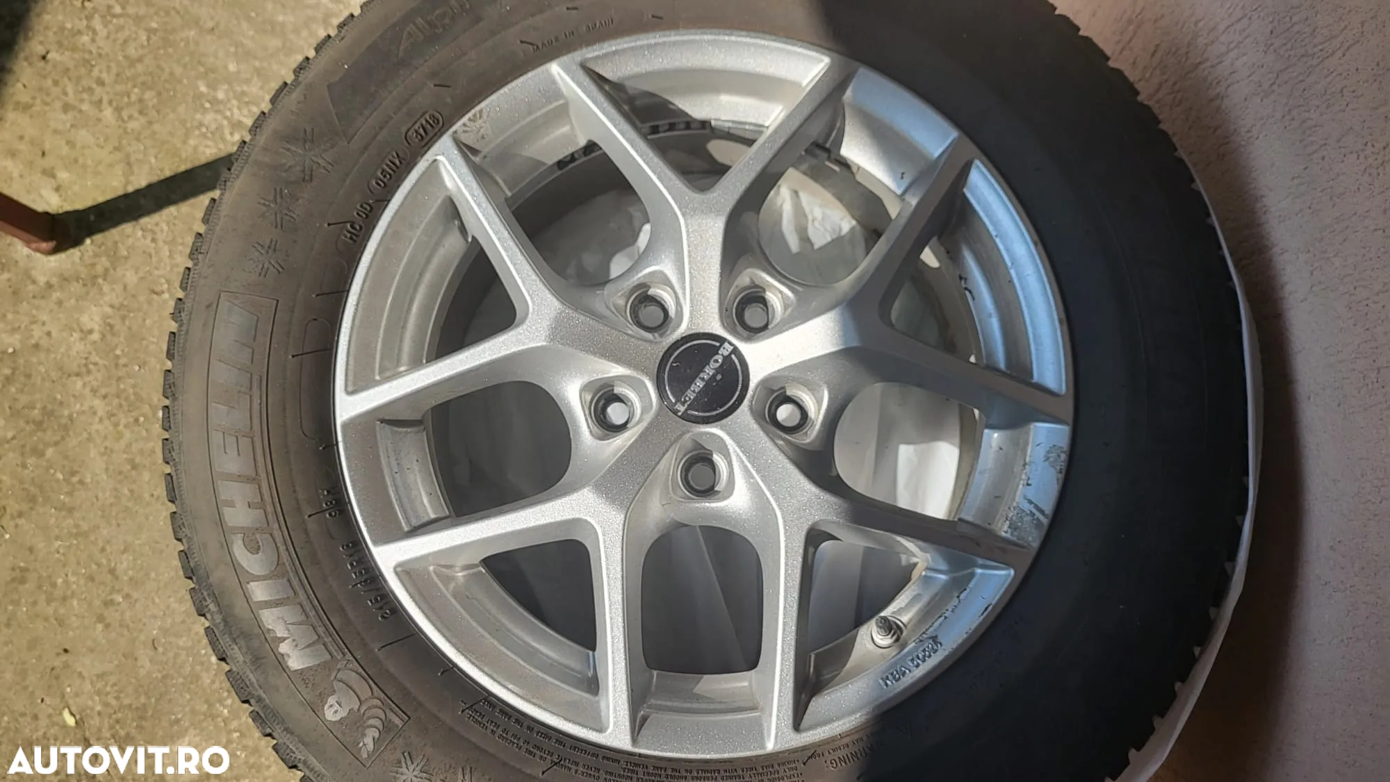 Toyota C-HR 1.8 HSD 4x2 CVT C-enter - 24