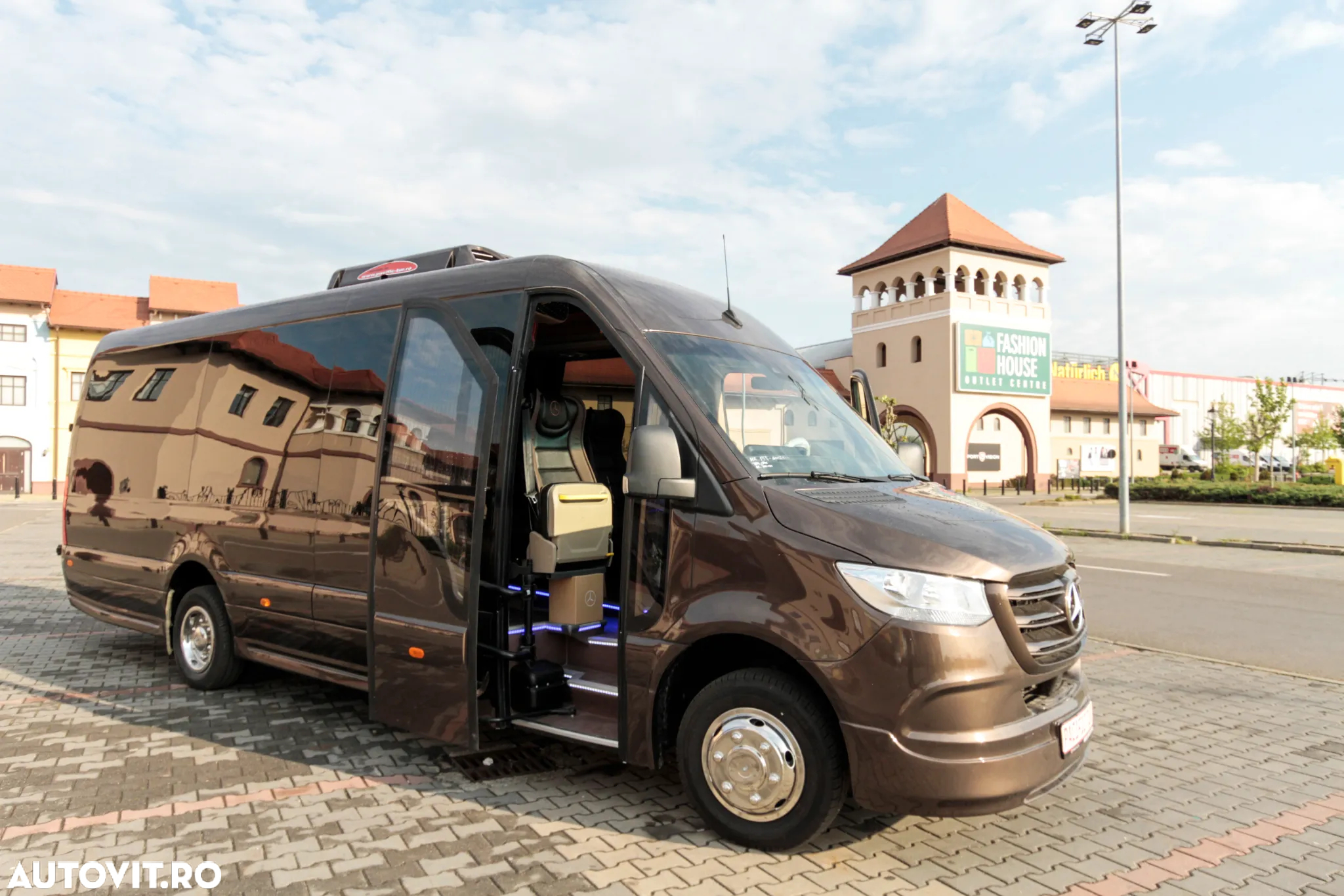 Mercedes-Benz 519 19+1+1 LOCURI vip  *COC* - 2