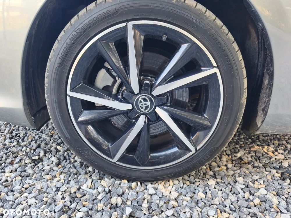 Toyota Auris - 16