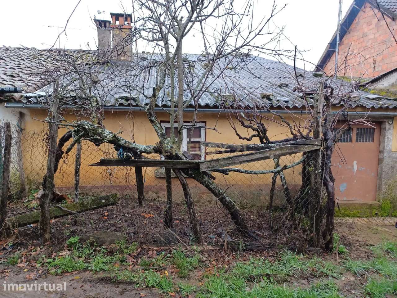 Moradia T3 para Recuperação em Meixedo, Bragança - Oportunidade Única! - Grande imagem: 2/19