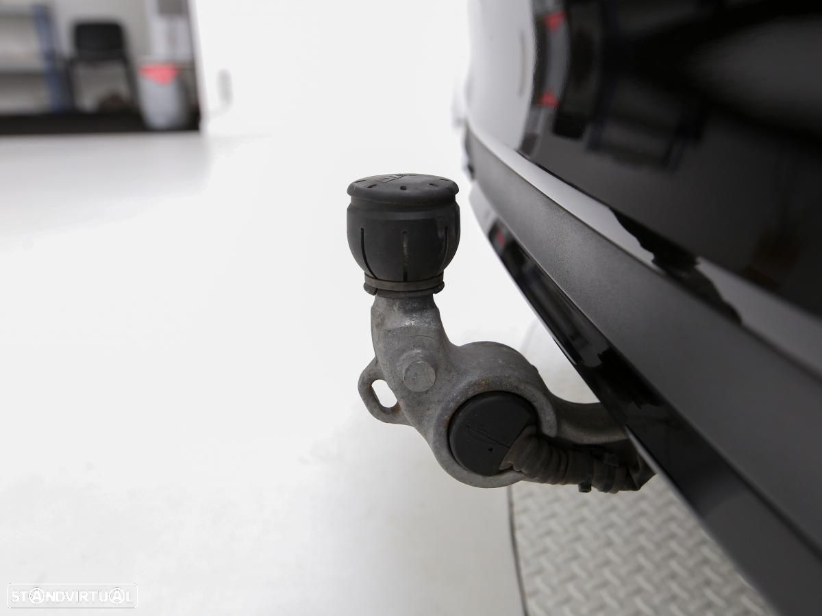 Mercedes-Benz E 300 de 9G-TRONIC AMG Line - 16