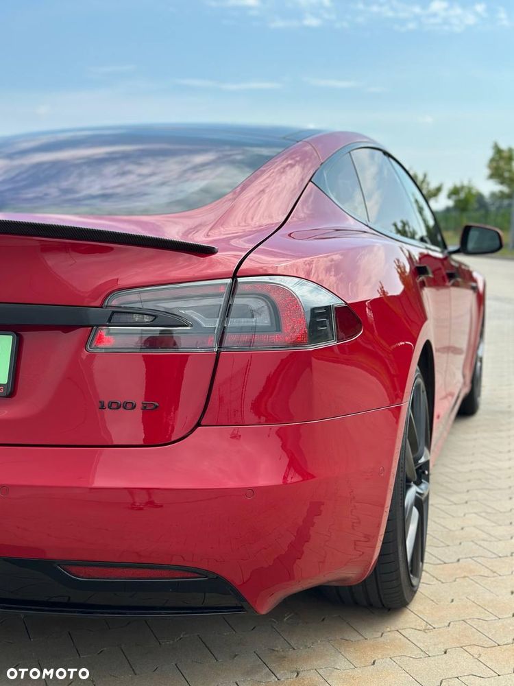 Tesla Model S - 12