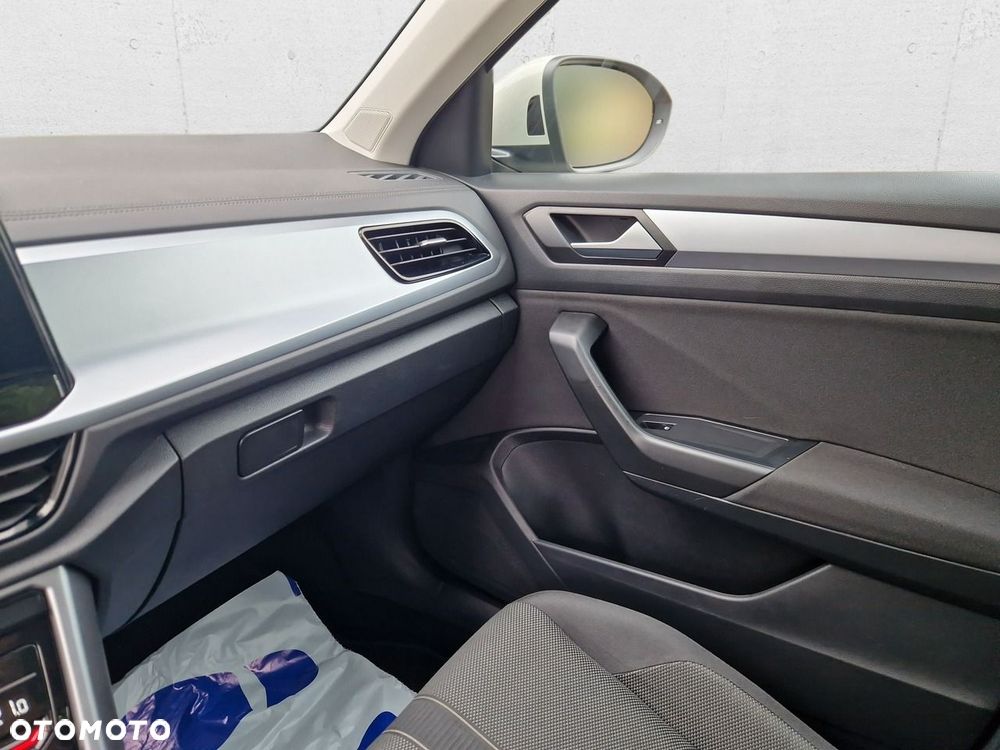 Volkswagen T-Roc - 18