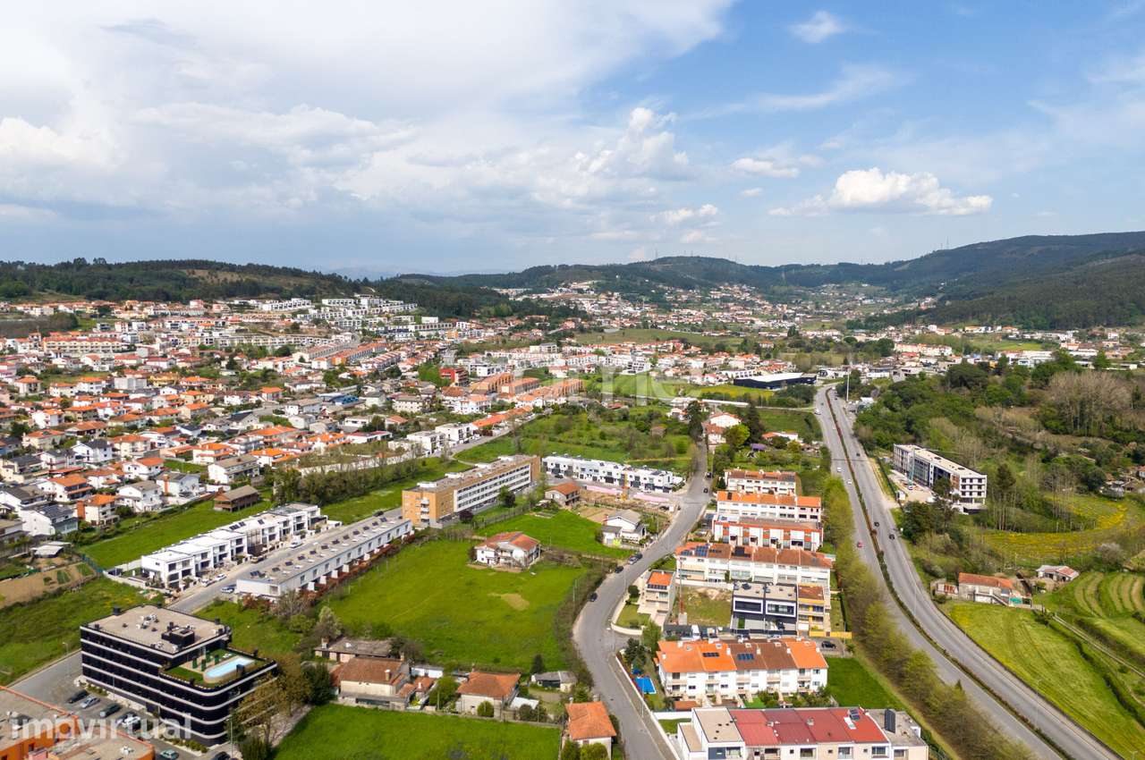 Terreno Urbano com projeto aprovado para moradia T4 térrea OASI - Grande imagem: 5/17