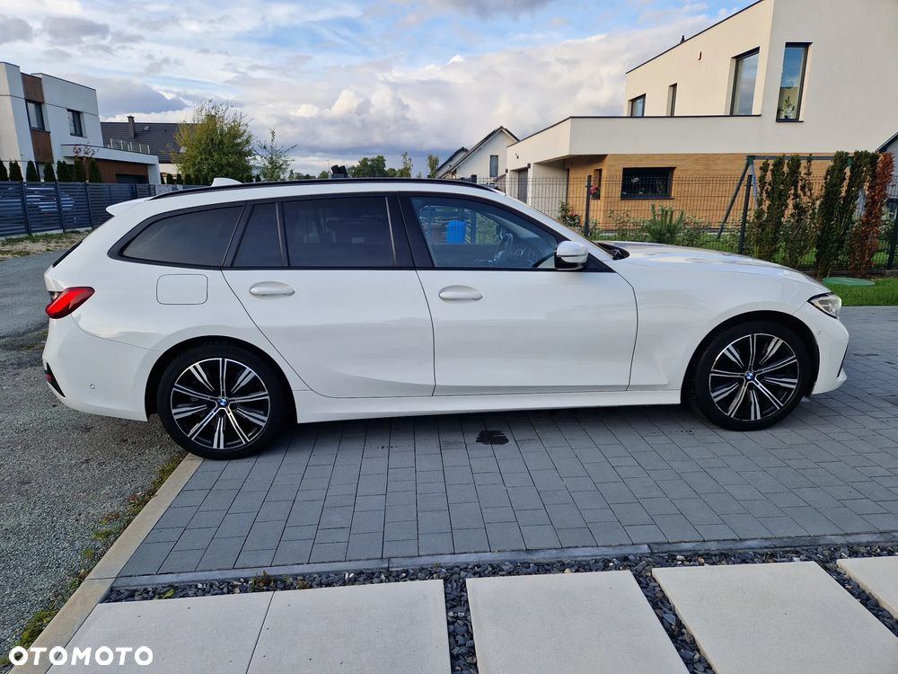 BMW Seria 3 318d Sport Line - 3