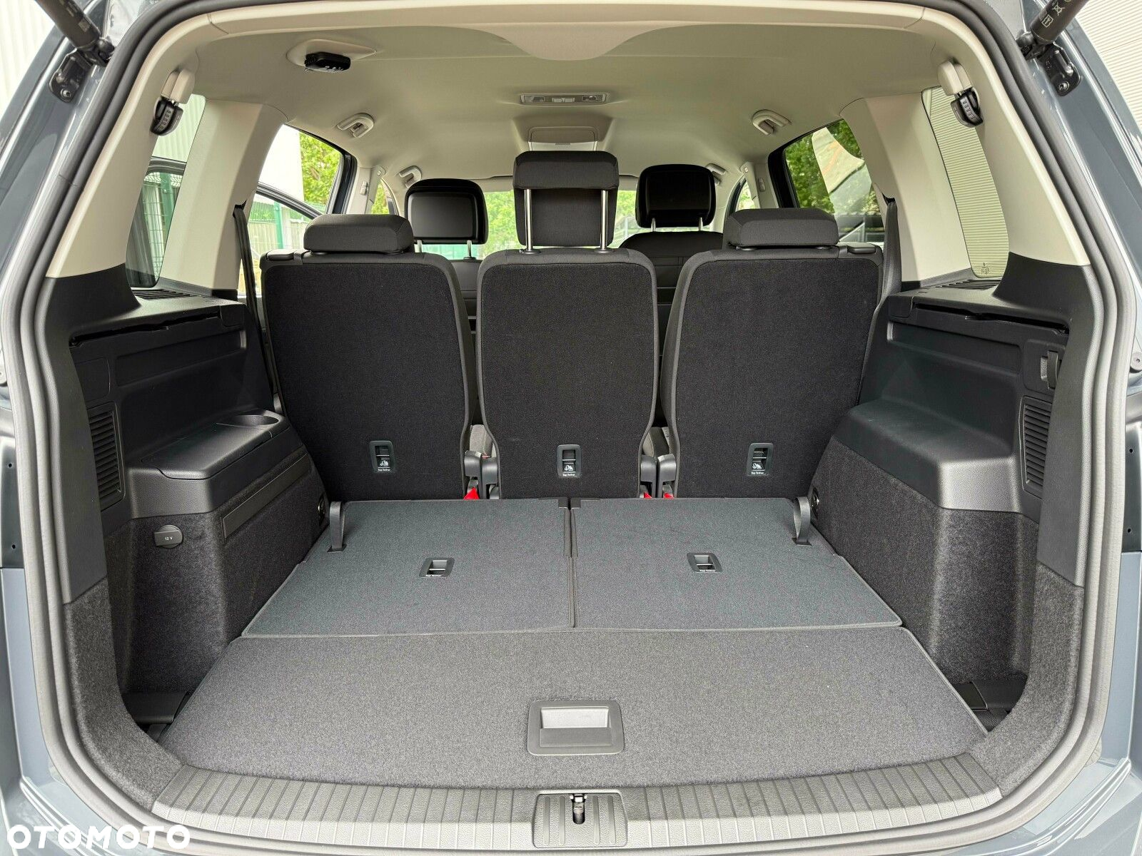 Volkswagen Touran - 13