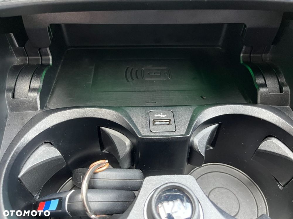 BMW Seria 3 320i Touring M Sport - 28