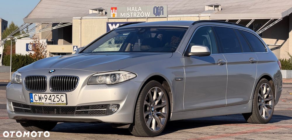 BMW Seria 5 525d xDrive Touring - 1