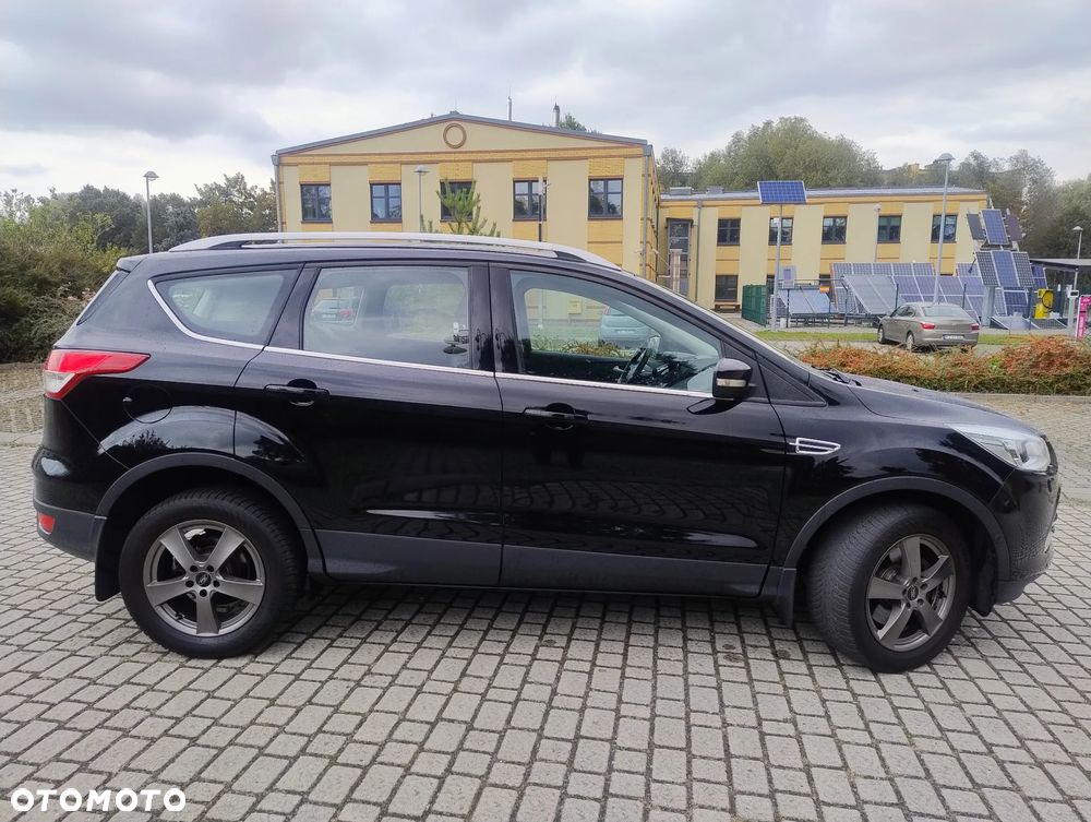 Ford Kuga 2.0 TDCi 2x4 Titanium - 2