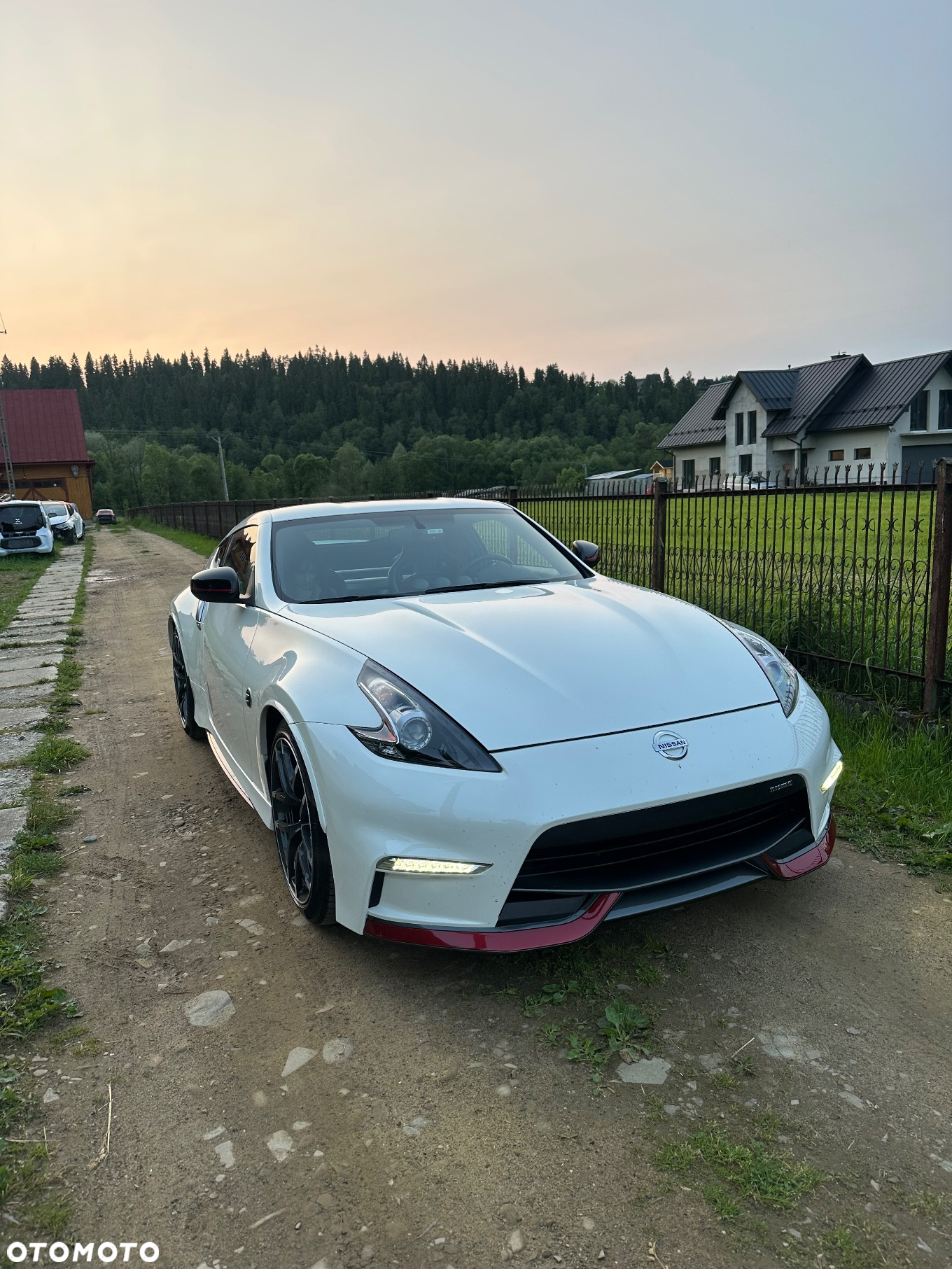 Nissan 370 Z - 2