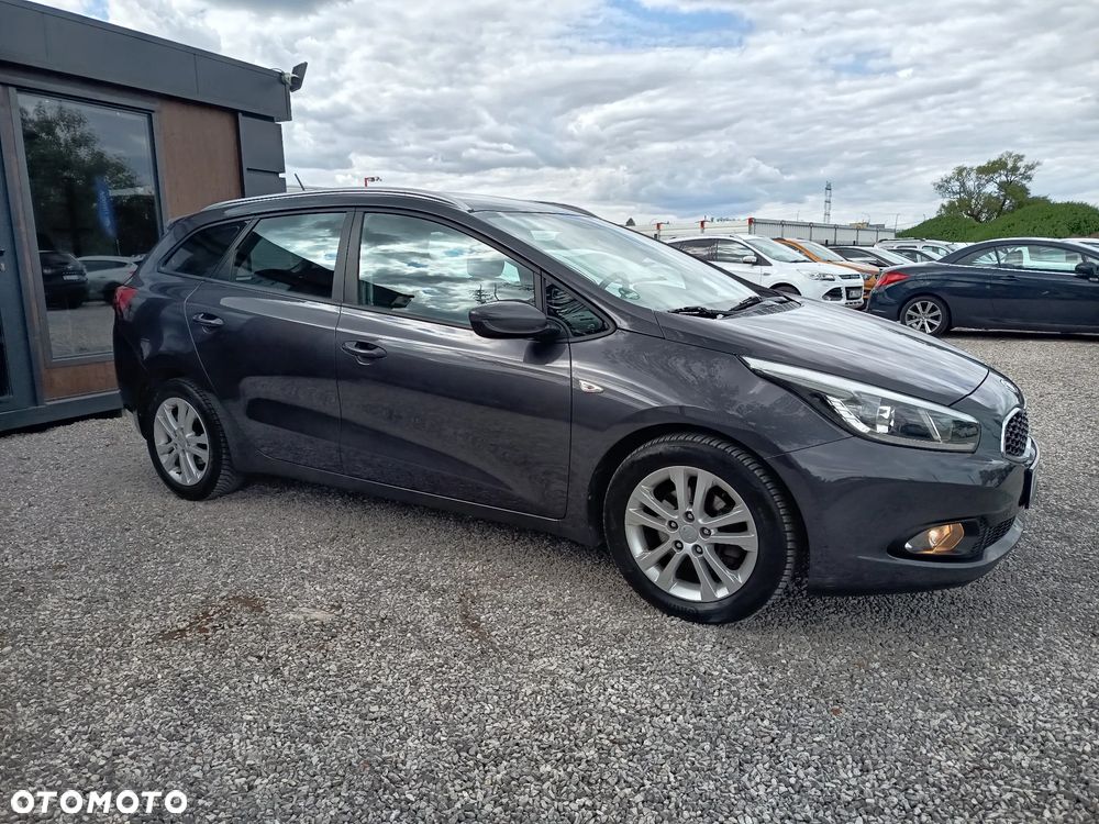 Kia Ceed 1.4 CVVT Dream-Team Edition - 10