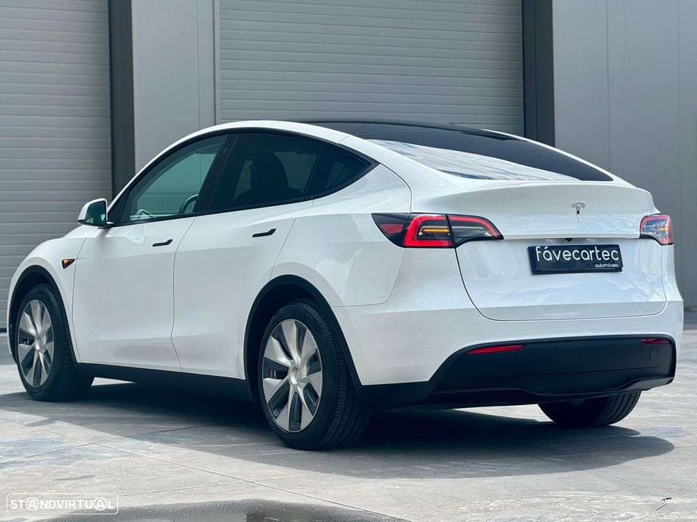 Tesla Model Y Standard Long Range RWD - 3