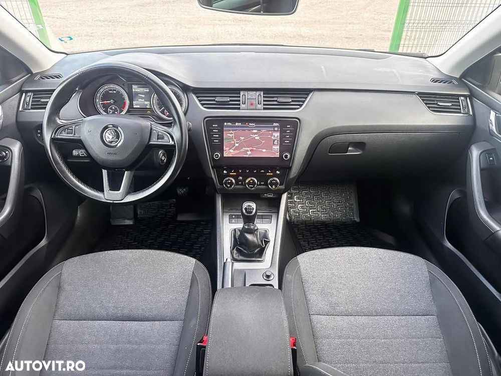 Skoda Octavia 2.0 TDI Soleil - 7