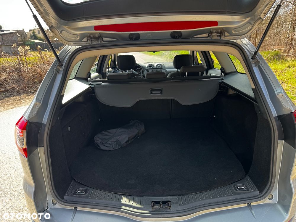 Ford Mondeo 1.6 Gold X - 29