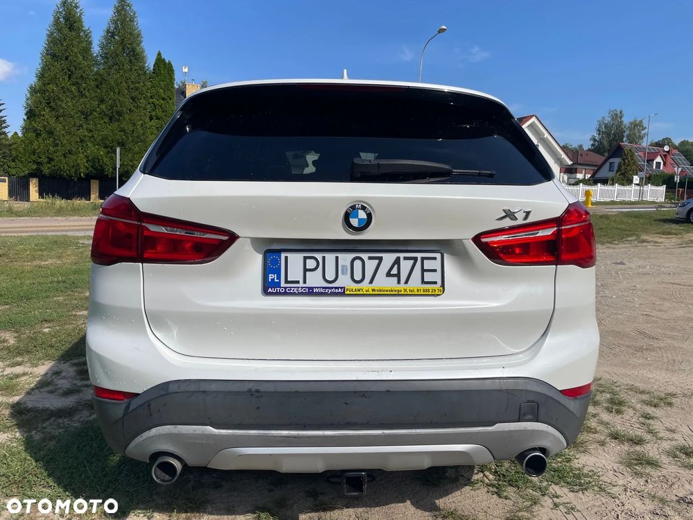 BMW X1 xDrive28i xLine - 6