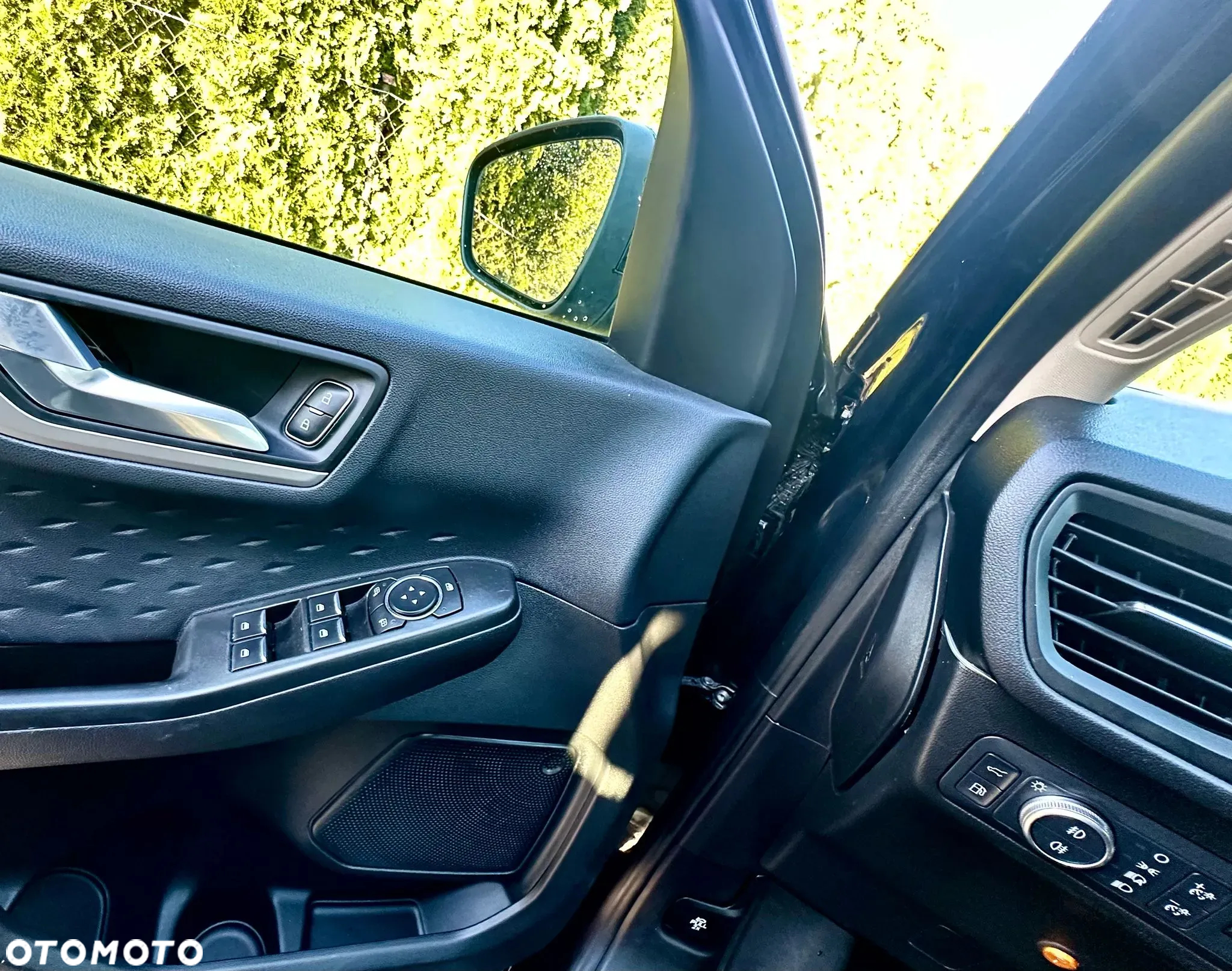 Ford Kuga 2.5 FHEV FWD Titanium - 18