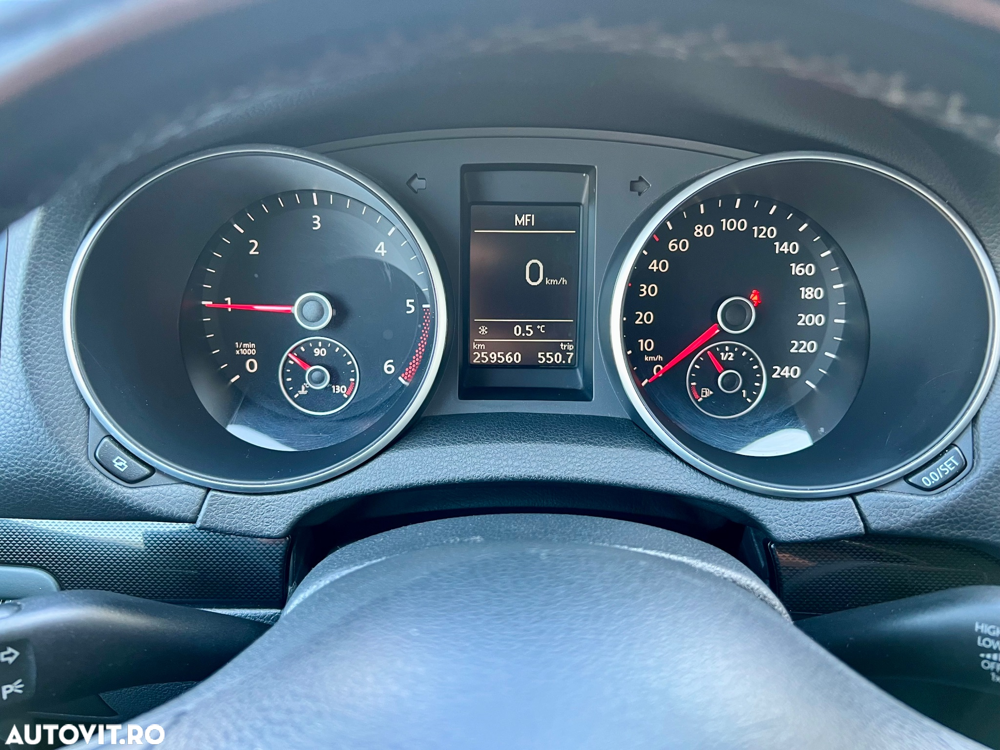 Volkswagen Golf 2.0 TDI DPF Comfortline - 10