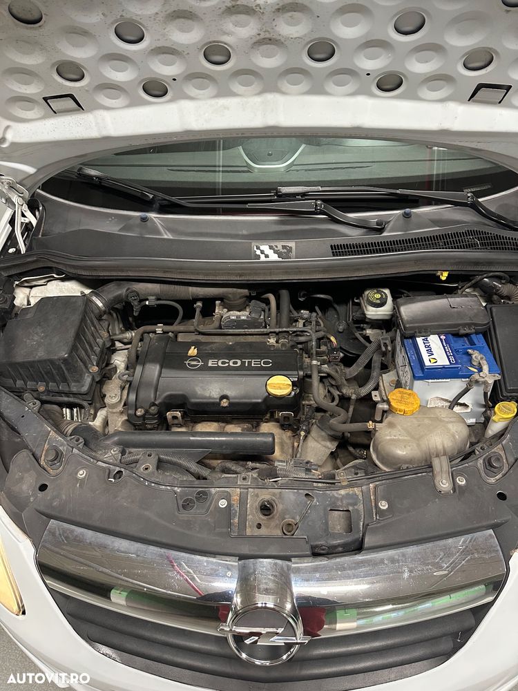 Opel Corsa 1.2i Cosmo - 5