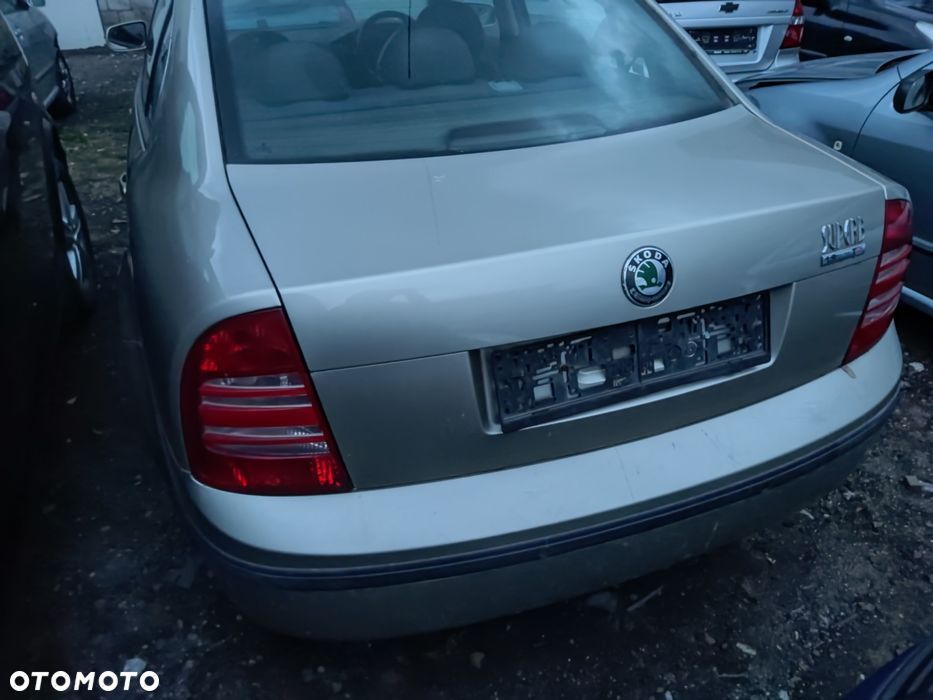 Na części Skoda Super B 9201 Silnik Skrzynia Maska Zderzak Drzwi Klapa Szyba - 2