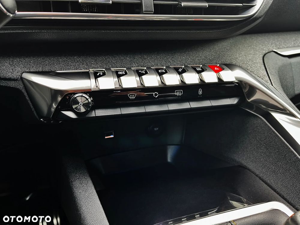 Peugeot 3008 1.2 PureTech Road Trip S&S - 36