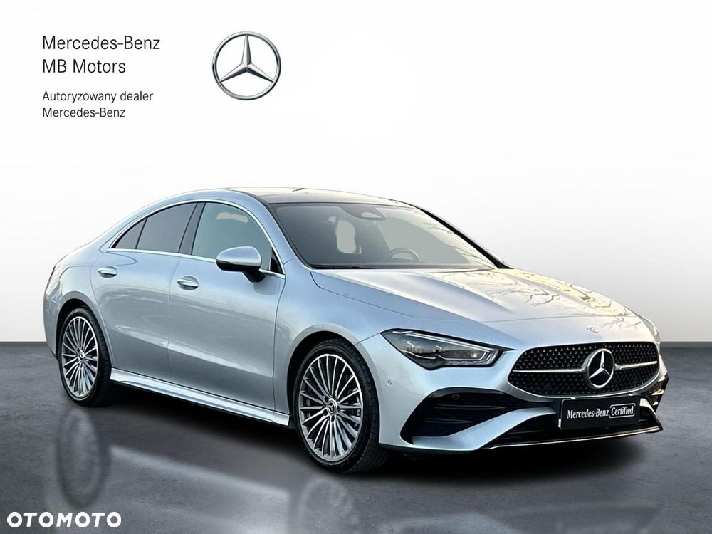 Mercedes-Benz GLA - 8