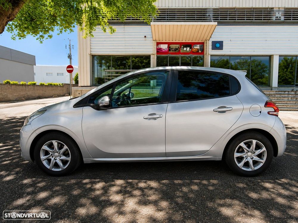 Peugeot 208 1.2 PureTech Active - 5