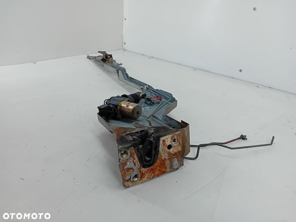 ZAMEK DRZWI PRAWY PRZÓD CHEVROLET BERETTA (87-96) - 2