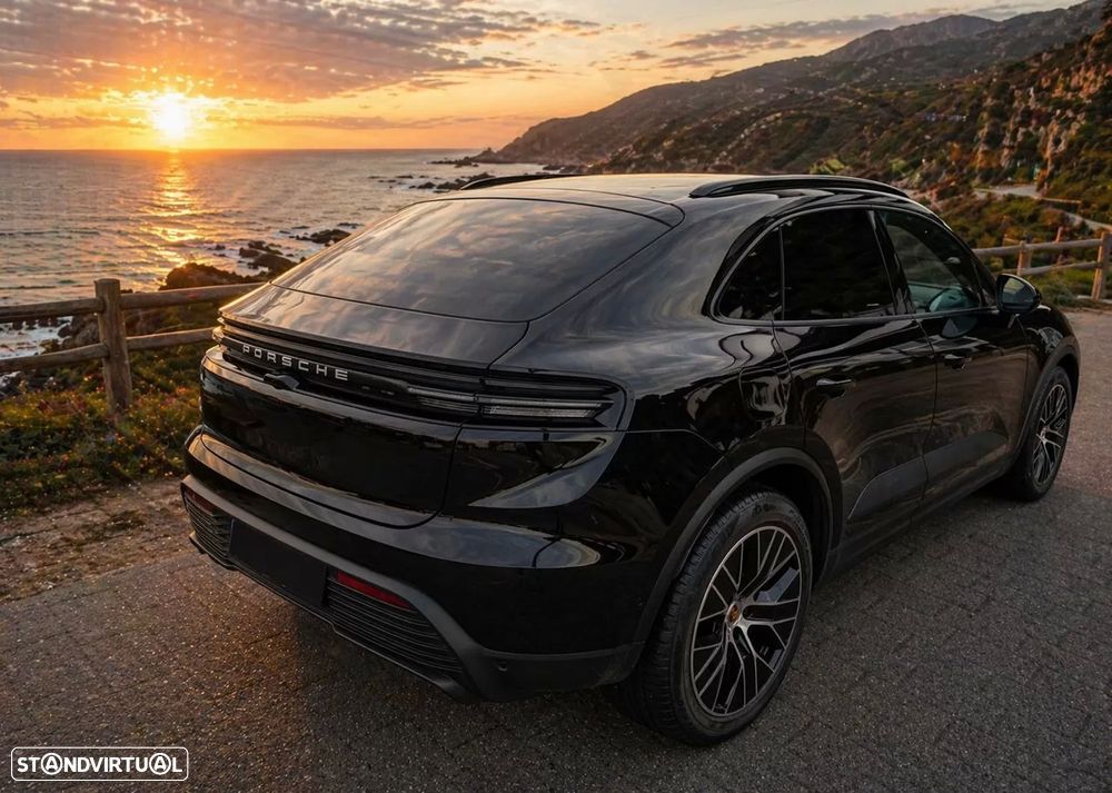 Porsche Macan Electric 4 - 3