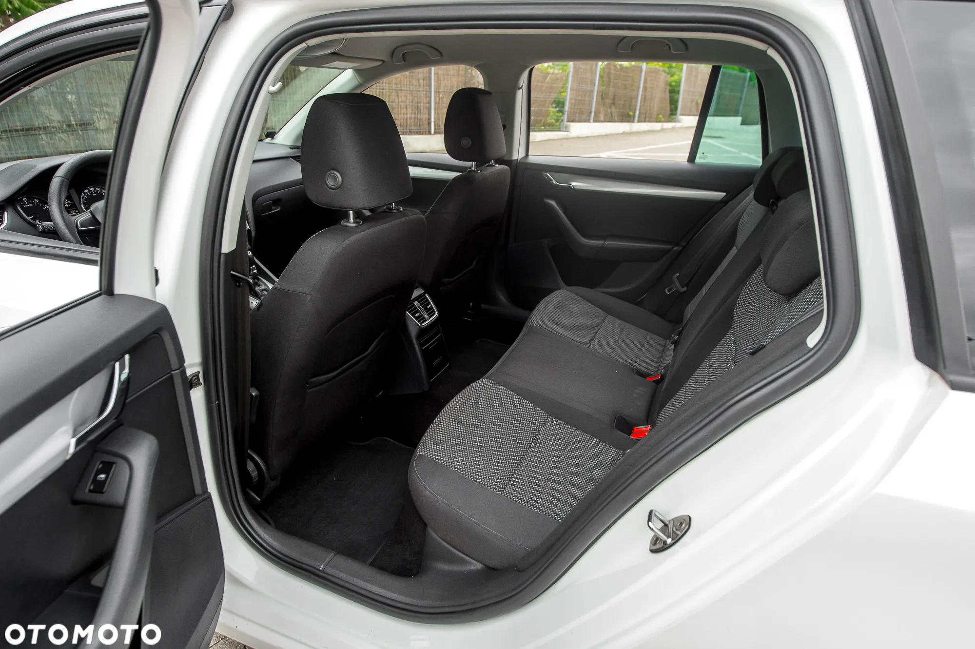 Skoda Octavia Combi 1.8 TSI 4x4 DSG Ambition - 29