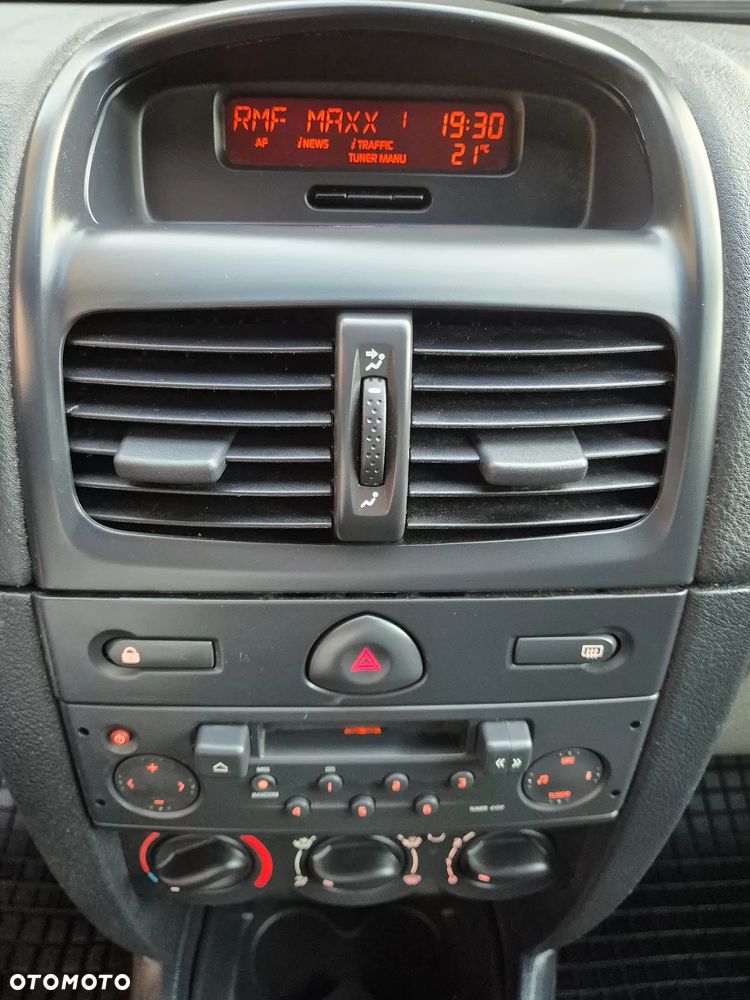 Renault Clio - 20