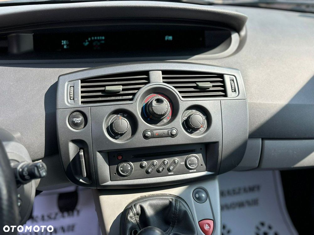 Renault Scenic 2.0 16V Avantage - 15