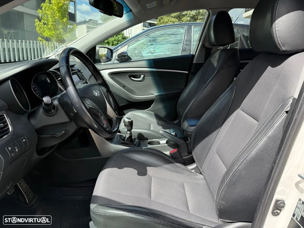 Hyundai i30 SW 1.6 CRDi Style J17 - 4