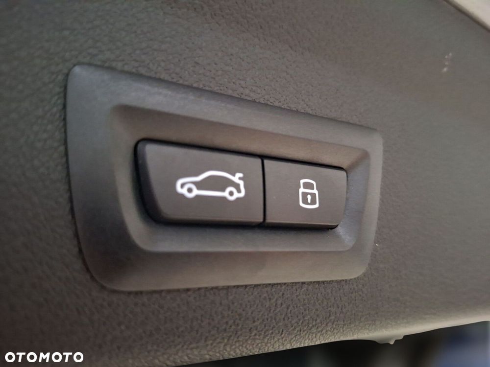 BMW Seria 1 120 mHEV - 20