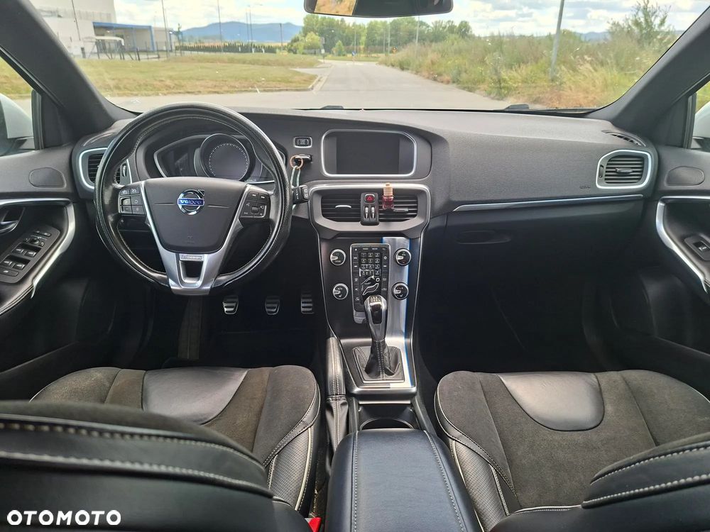 Volvo V40 D2 Drive-E R-Design Momentum - 7