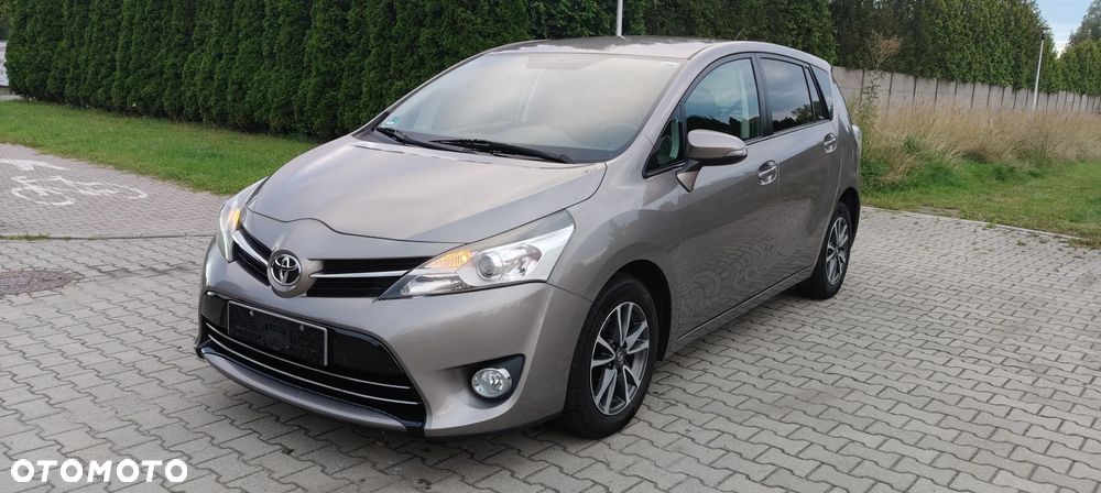Toyota Corolla Verso - 1