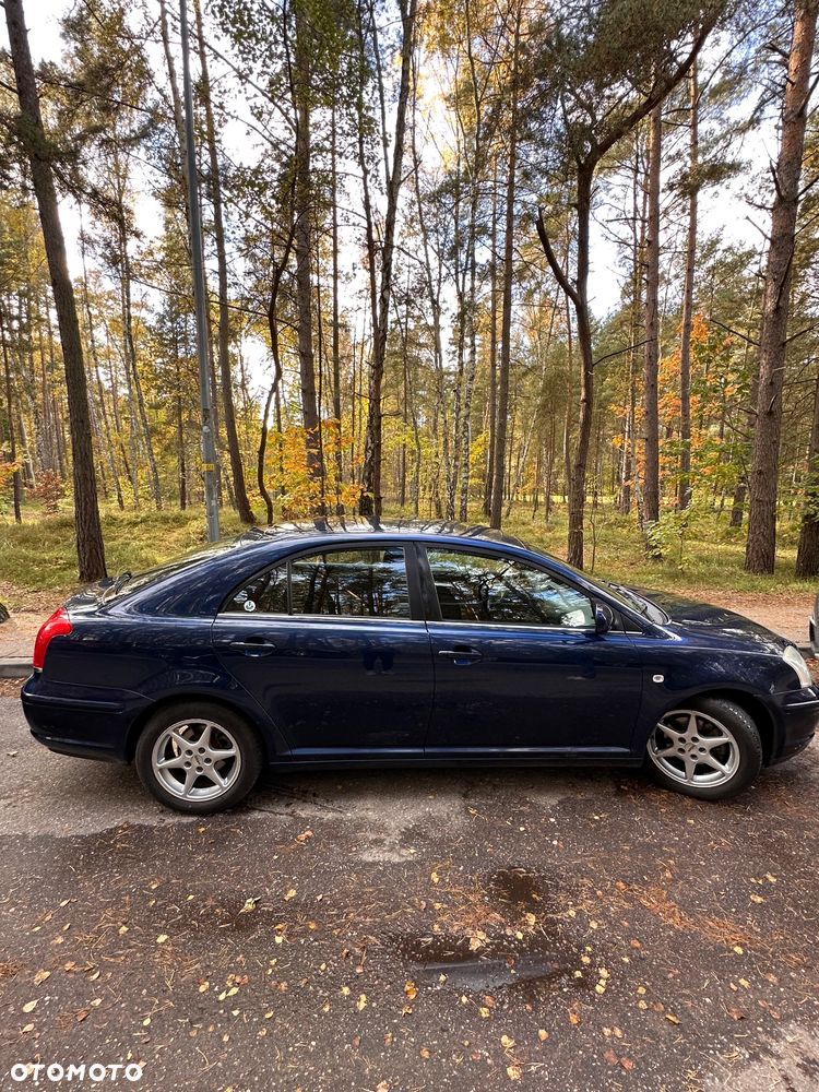 Toyota Avensis 1.8 VVT-i Luna - 2